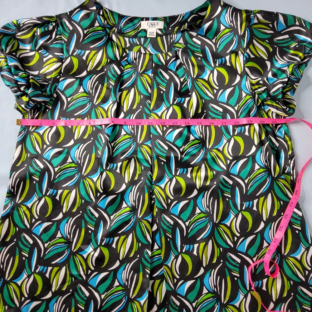 Cato Leaf-Print Flutter Sleeve Top in Teal, Lime & Black 14/16W - Picture 4 of 6